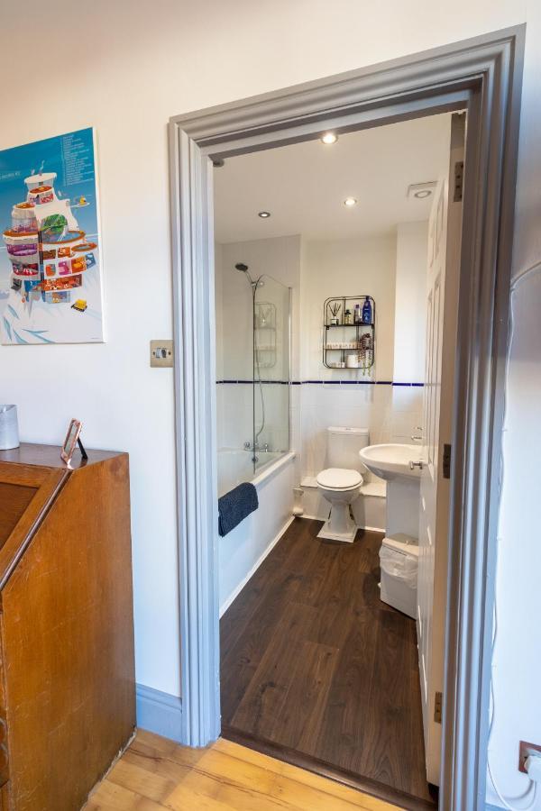 לונדון Spacious And Light Flat In Clapham מראה חיצוני תמונה